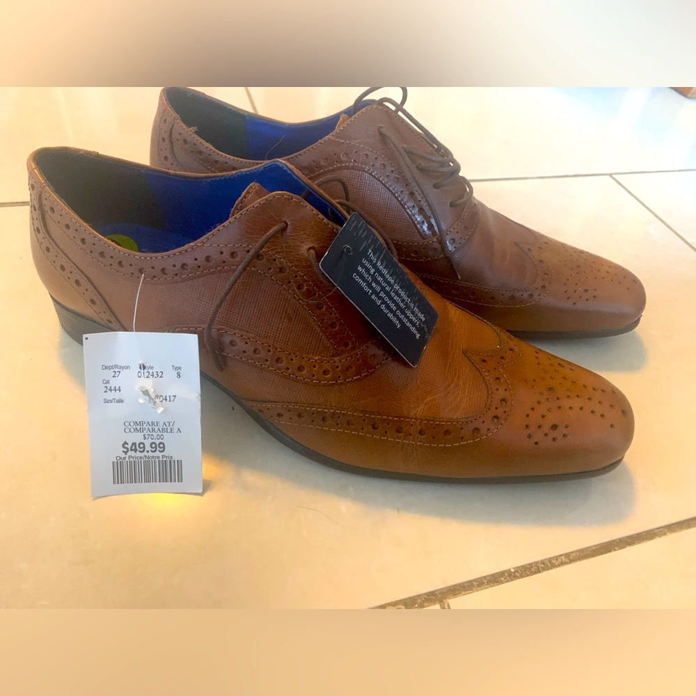 Men’s brown dress shoes. Size 9. Brand New Tags On (No Scuffs).👀